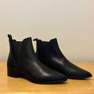 Brand new, never worn & Other Stories black leather booties